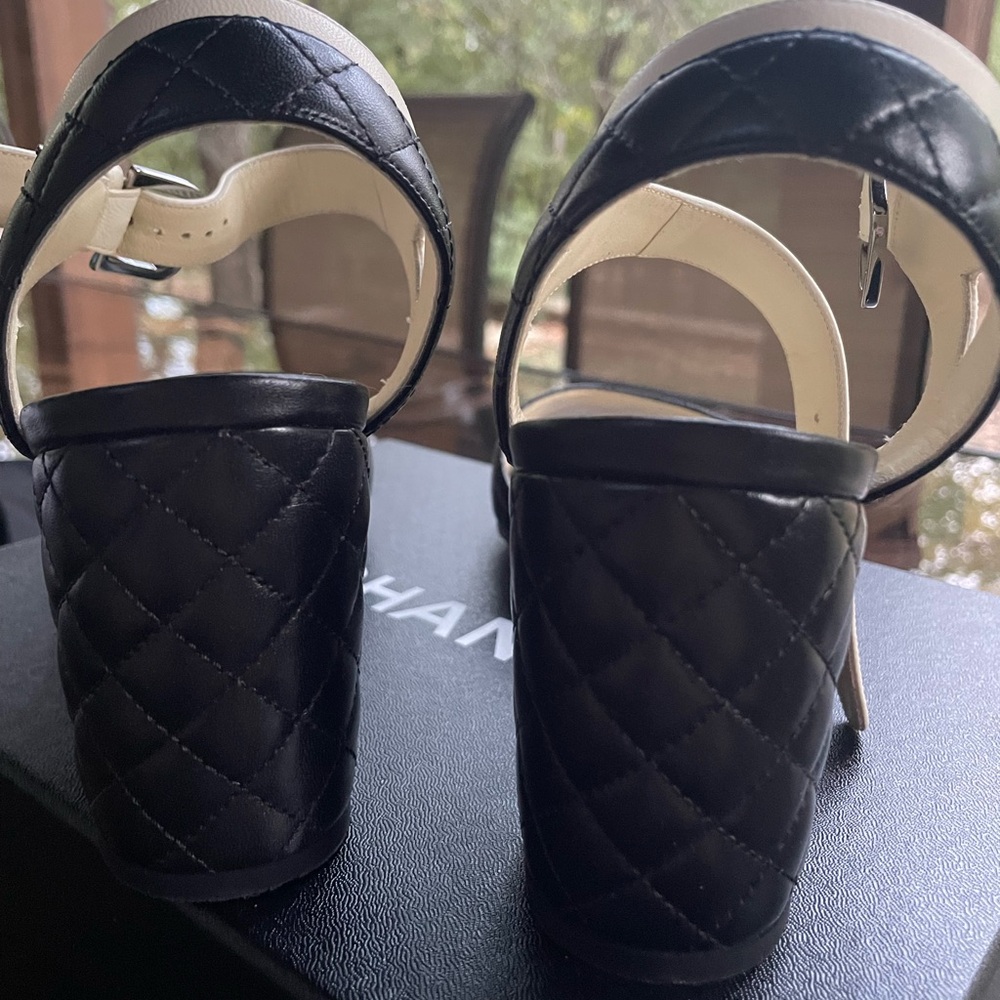 Chanel shoes size 42 white/blck